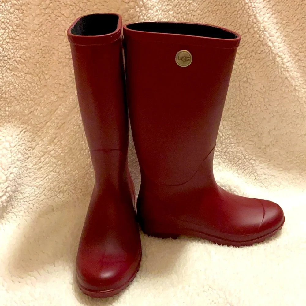 Ugg rain boots - Picture 1 of 7